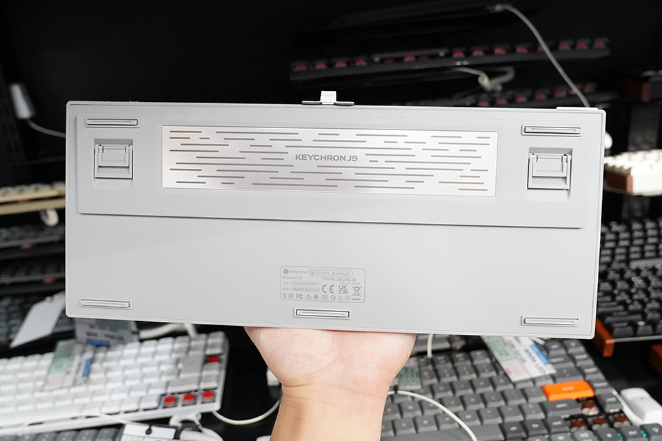 Keychronの薄型ワイヤレス75%キーボード「Keychron J9」が入荷、日本語