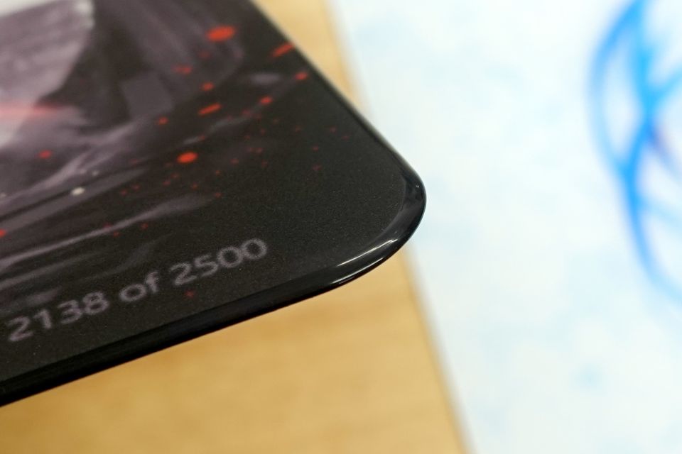 台形表面処理の高速ガラスマウスパッド「Tekkusai Apex」が展示