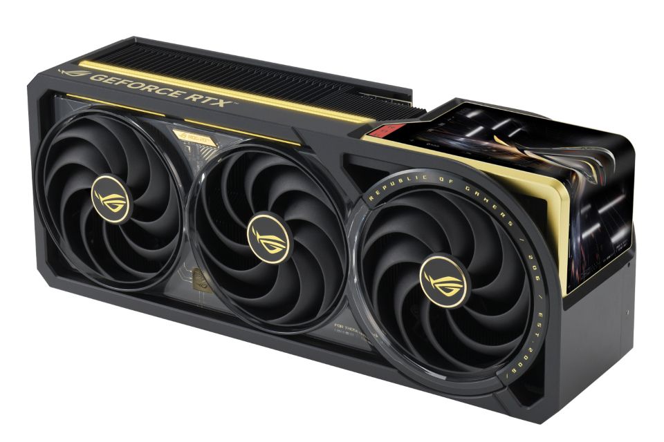 L字型AMOLEDパネル搭載/4.7スロット厚の「ROG Astral GeForce RTX 5090