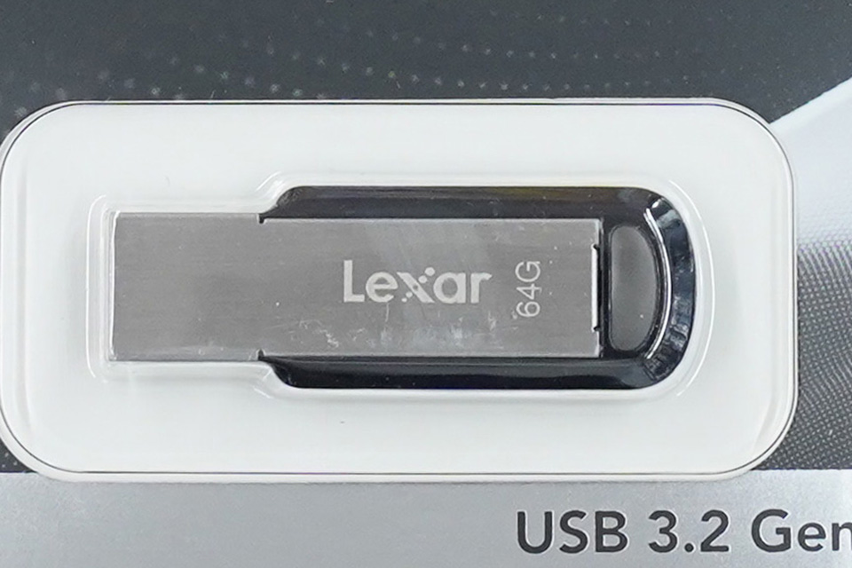 LexarのUSBフラッシュメモリ「JumpDrive M400」「JumpDrive E21」が