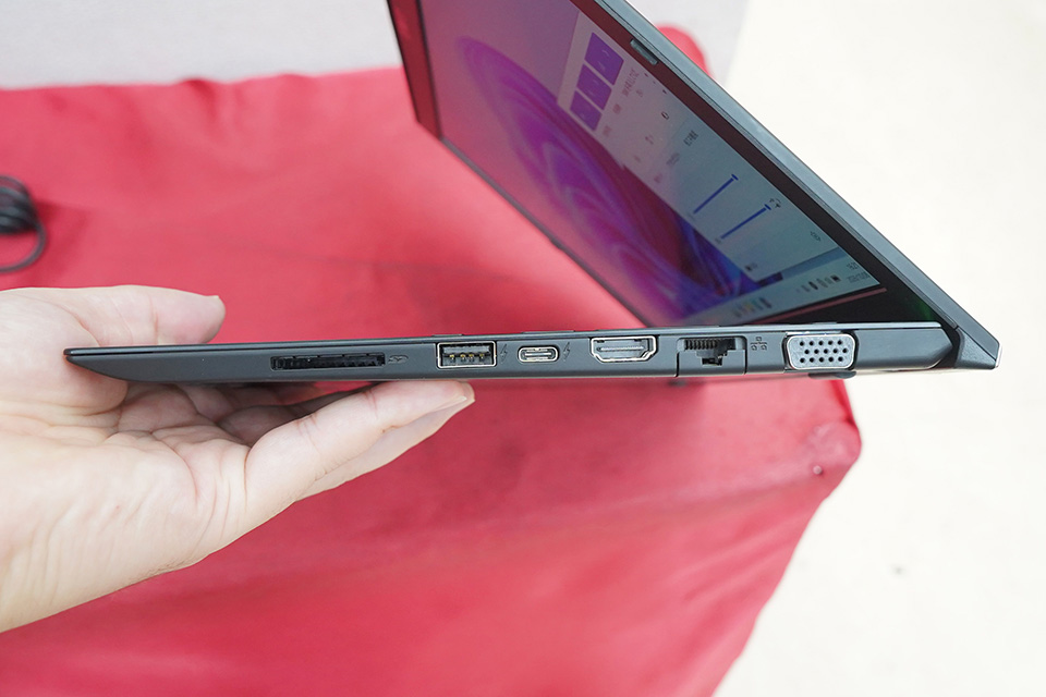 Core i5-1035G1搭載の13.3インチ「VAIO」が24,800円！中古PCセール