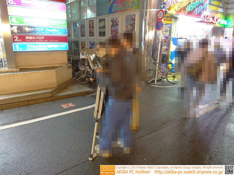 TVの撮影も。このほか普通の人が写真を撮っていた例も多かった。