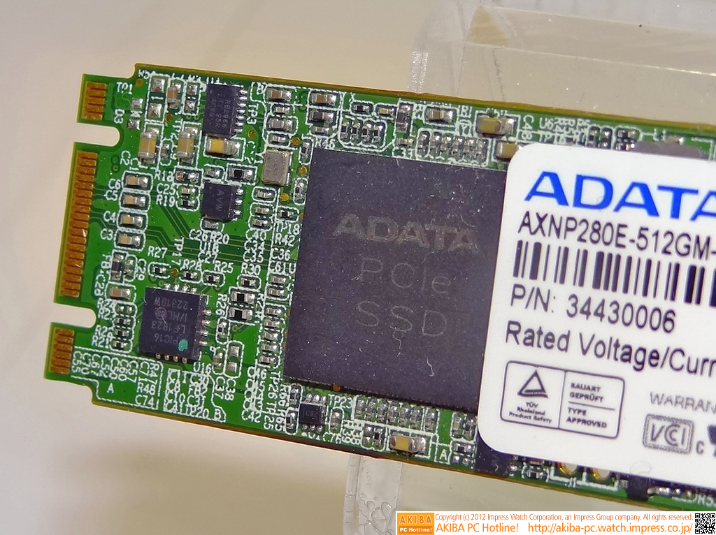 NGFF SSDにはA-DATA刻印のコントローラが搭載されていた
