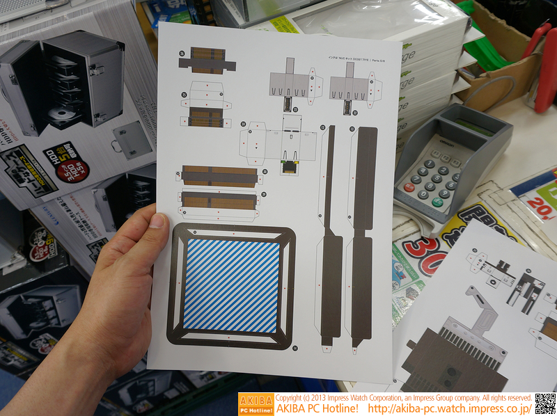 コネクタ類も別に組み立てる