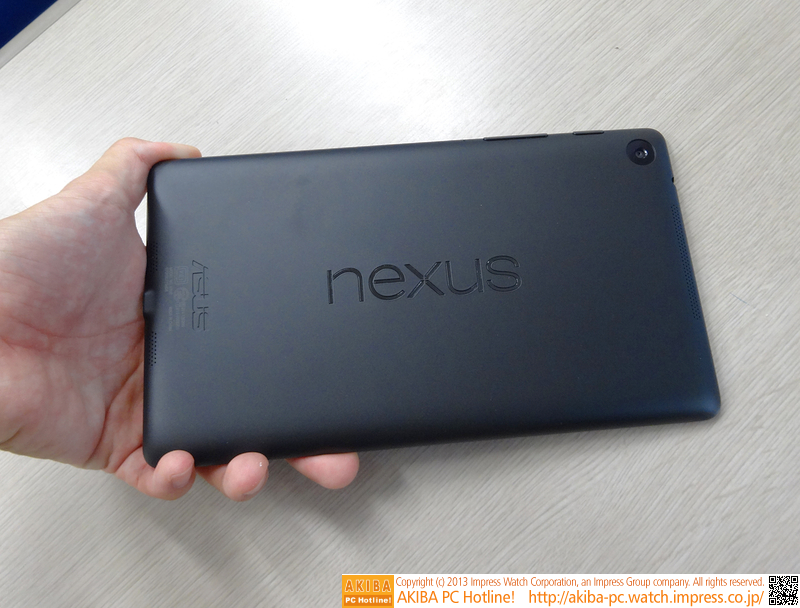 右はKindleFire HD