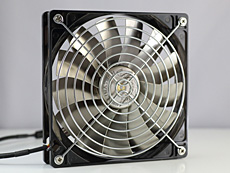 鑑賞用としては至高の逸品？金属製ブレード採用のケースファン - AKIBA