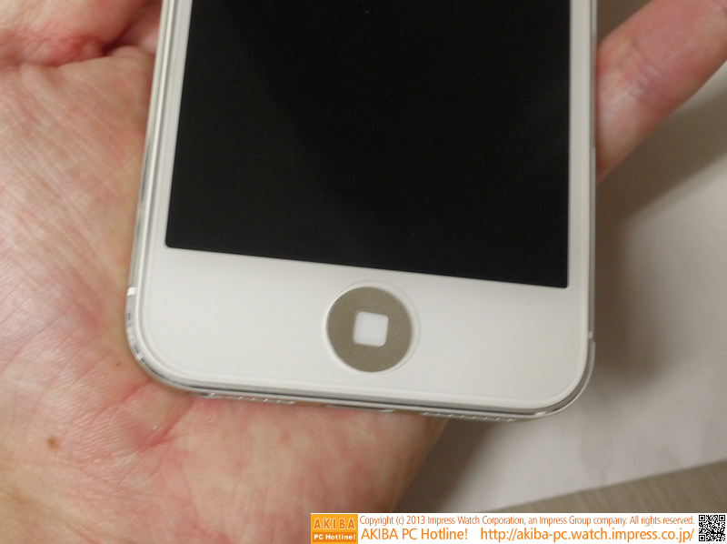 ホームボタンも「金色」にできるが、シールを貼ると認識率が低下する