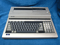 X1C CZ-801C シャープ SHARPキーボードカバーレトロ パソコン デザインの良さとローズレッドカラーに胸を躍らせた「シャープ