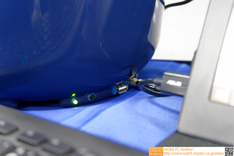 植木鉢F型10号の底部をくり抜いてインターフェイスを用意している。突貫作業だったため、けっこう荒くてごめんなさいとのこと
