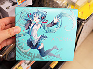ミクが“ニク”になった？初音ミク仕様のXperiaが値下がり （取材中に