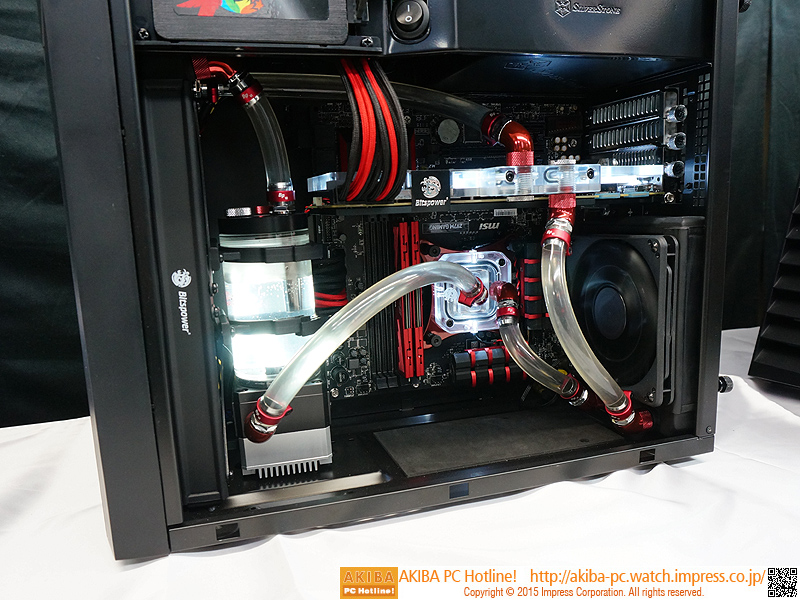 microATXケース「KL06」に水冷キットを組み込んだPC