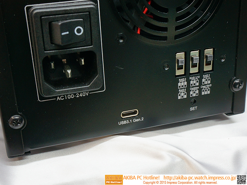 USB 3.1 Type-Cコネクタを搭載した3.5インチHDD×4台用ケース。