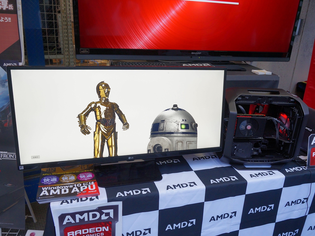 会場では小型ゲーミングPCによるデモも行われた