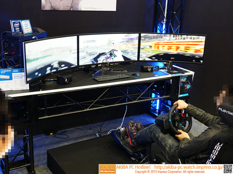 レーシングシートに3画面環境と本格的なレースゲーム体感コーナー