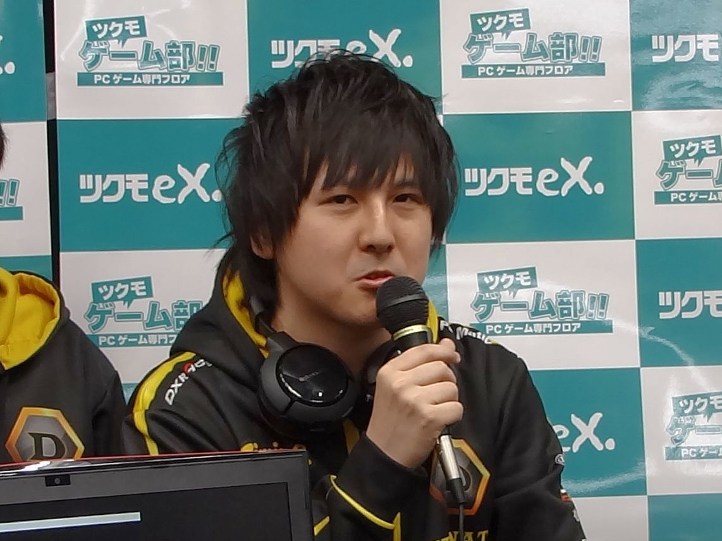 愛用の「RIVAL 100」を語るYamatoN選手
