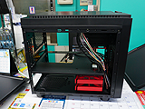 メンテナンスしやすい「イージーオープン構造」採用のPCケースが恵安