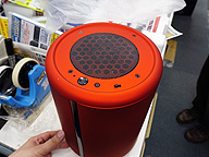 Mac Pro風の円筒形Mini-ITXケースに新色が登場、“朱鼓”が発売 - AKIBA
