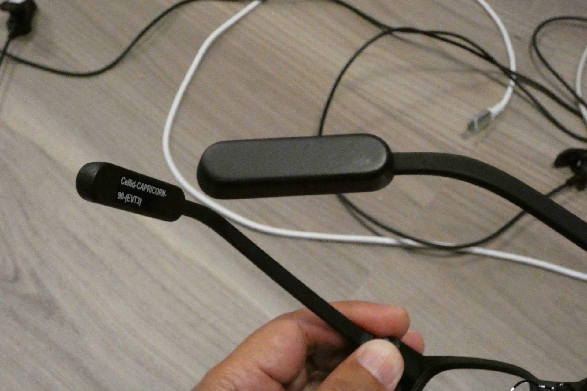 タッチコントローラーは右側に搭載