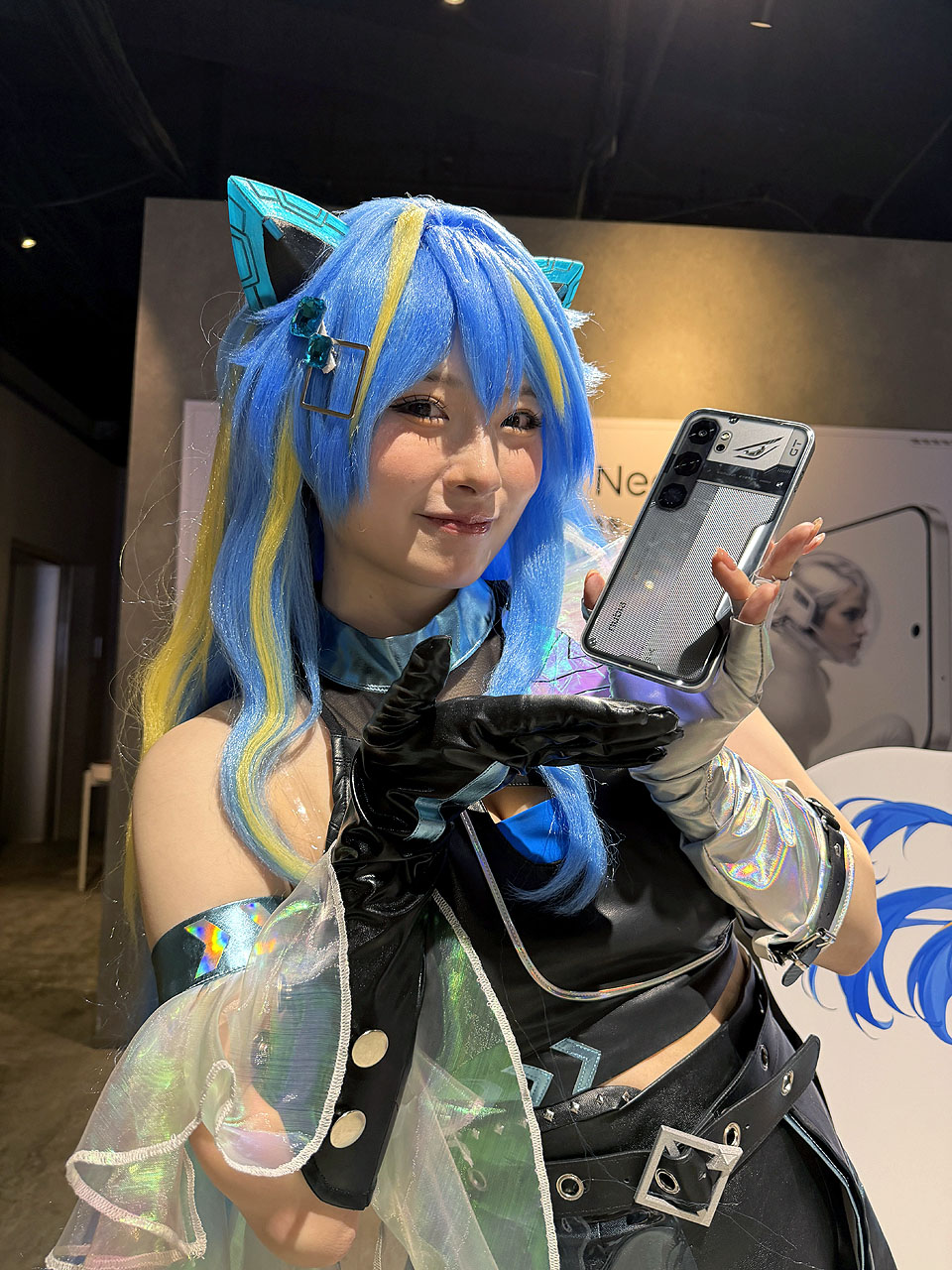 発表会でゲームをプレイして感想などを披露した、スペシャルサポーターを務める声優・舞台俳優の東雲はるさん