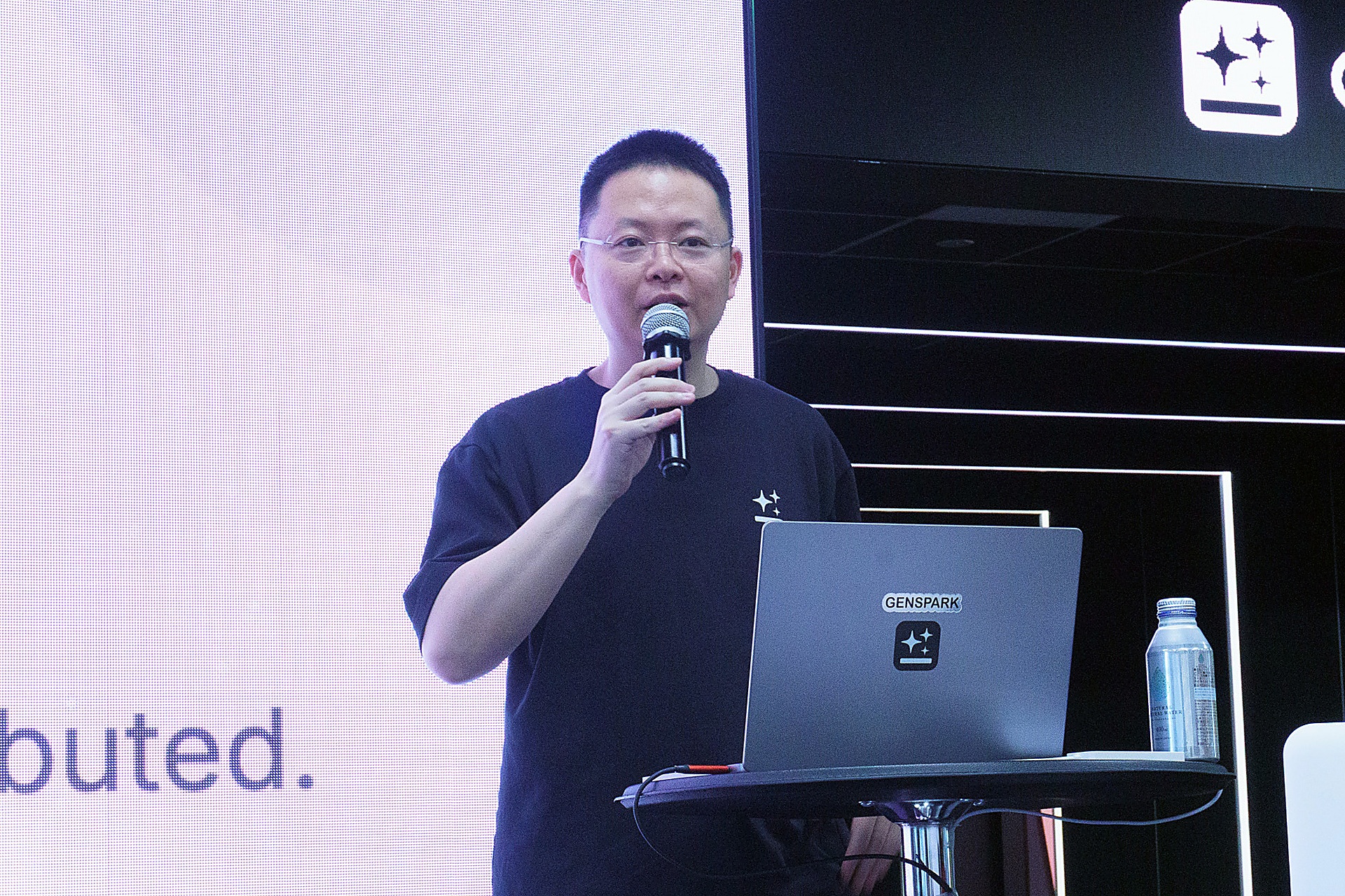 Genspark共同創業者兼CTOのカイ・ジュー氏がラウンドテーブルに登壇した