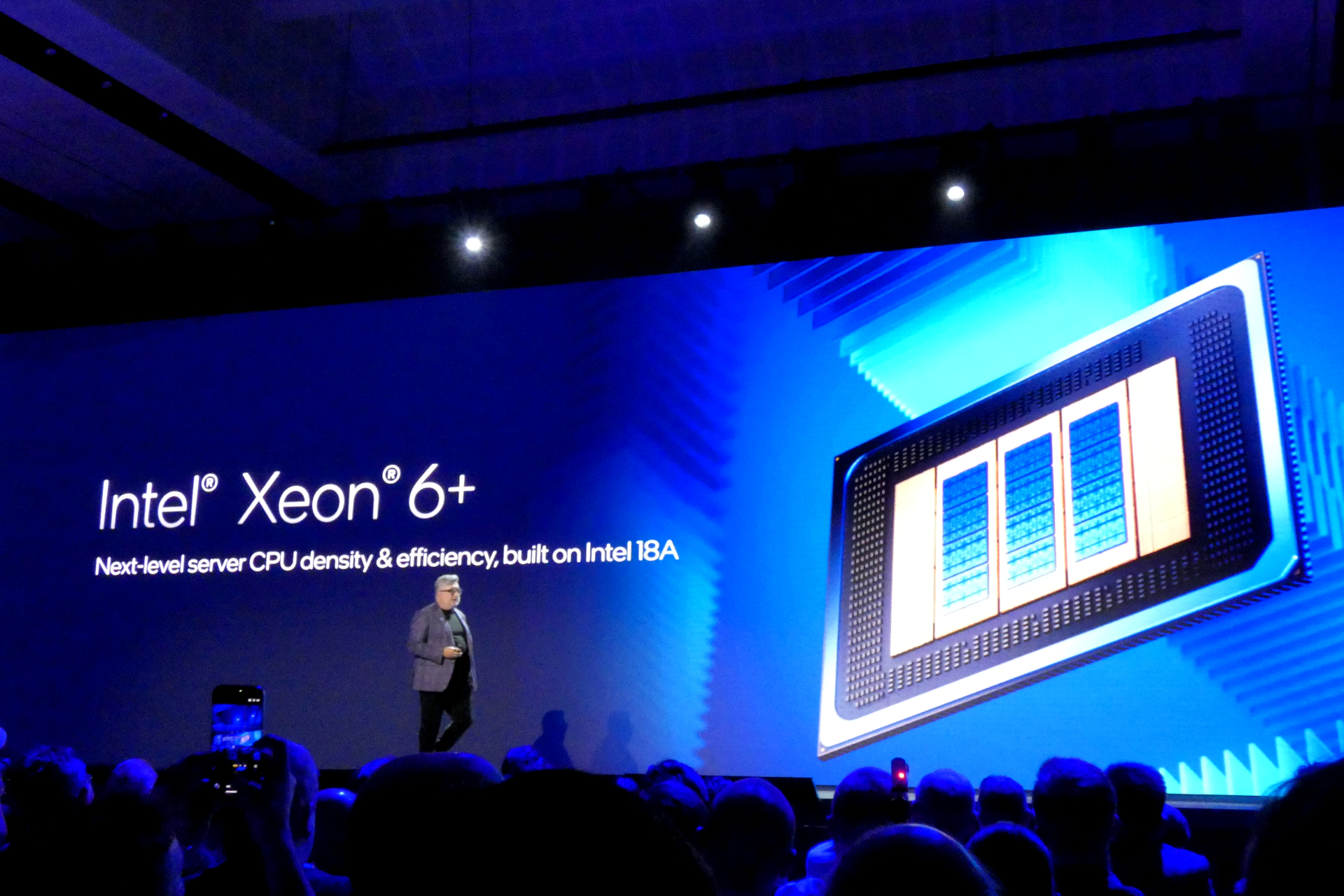 Xeon 6+を紹介するData Center Group担当のケボルク・ケチチアン氏