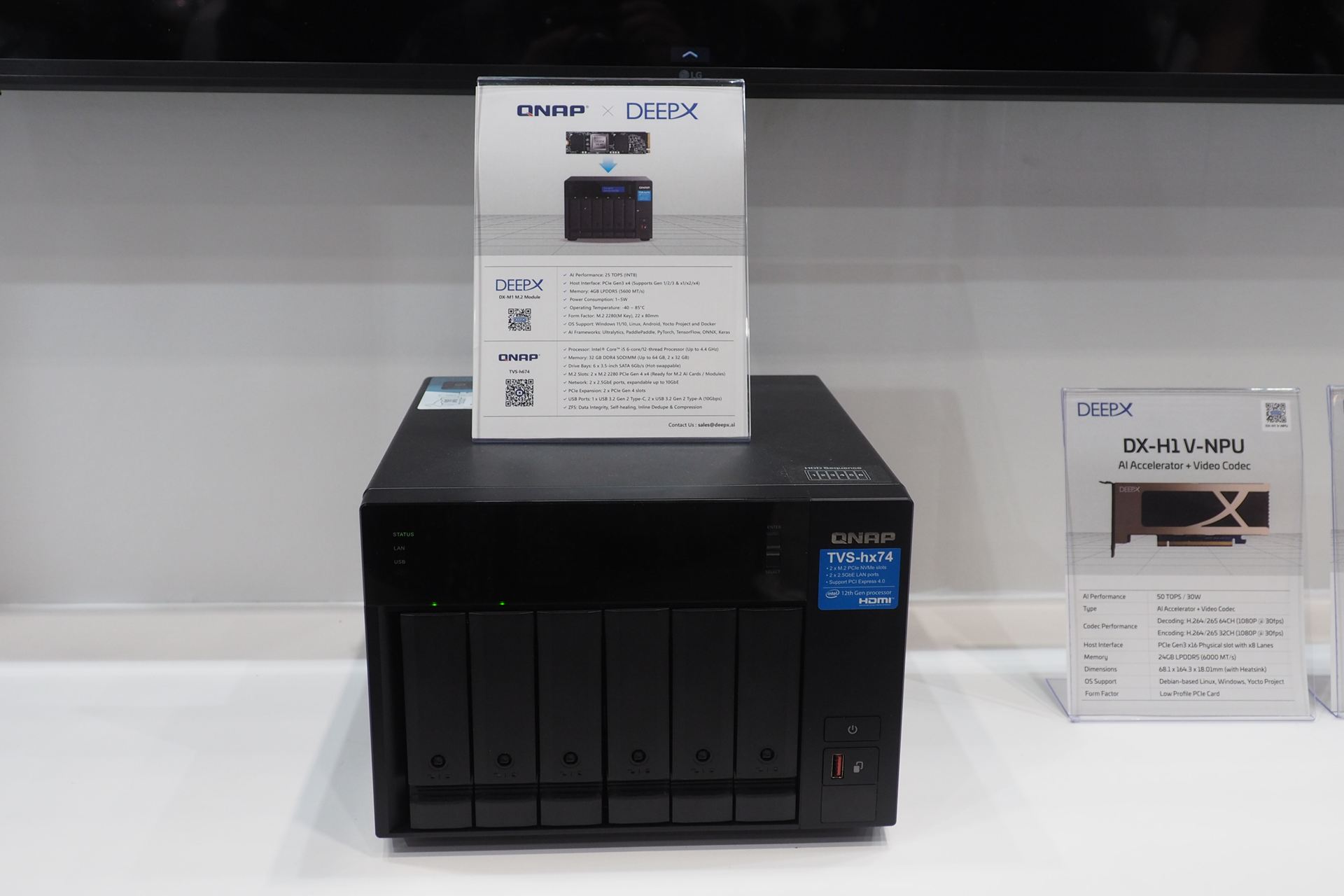 QNAP社のNAS「TVS-h674」に「DX-M1 M.2」を搭載することも可能