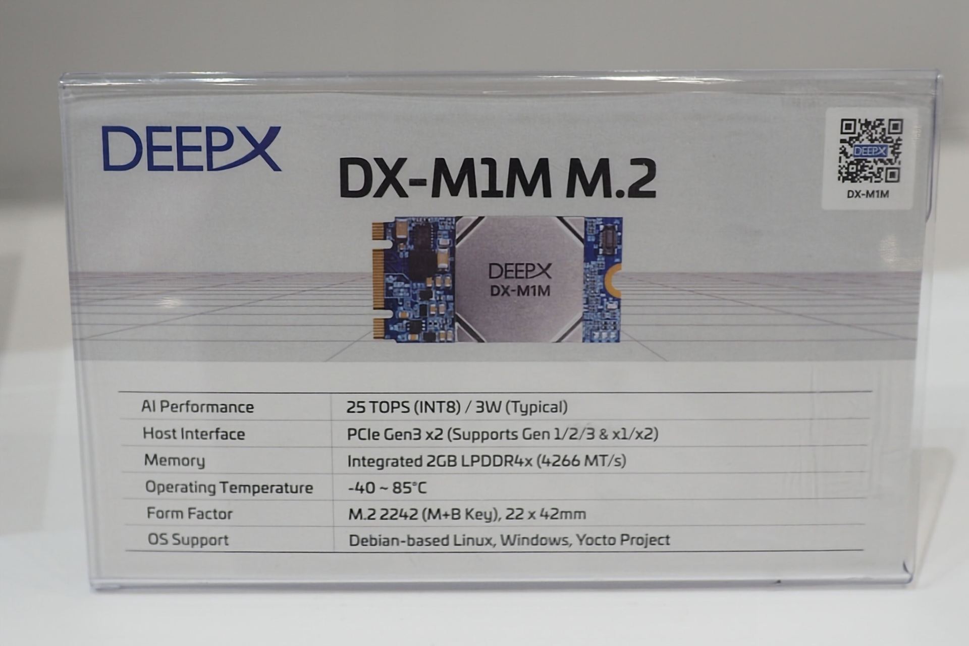 NPU「DX-M1」を搭載したM.2モジュール「DX-M1M M.2」のスペック。25TOPSのAI性能を持ち、2GBのメモリを搭載する。フォームファクターは、M.2 2242である