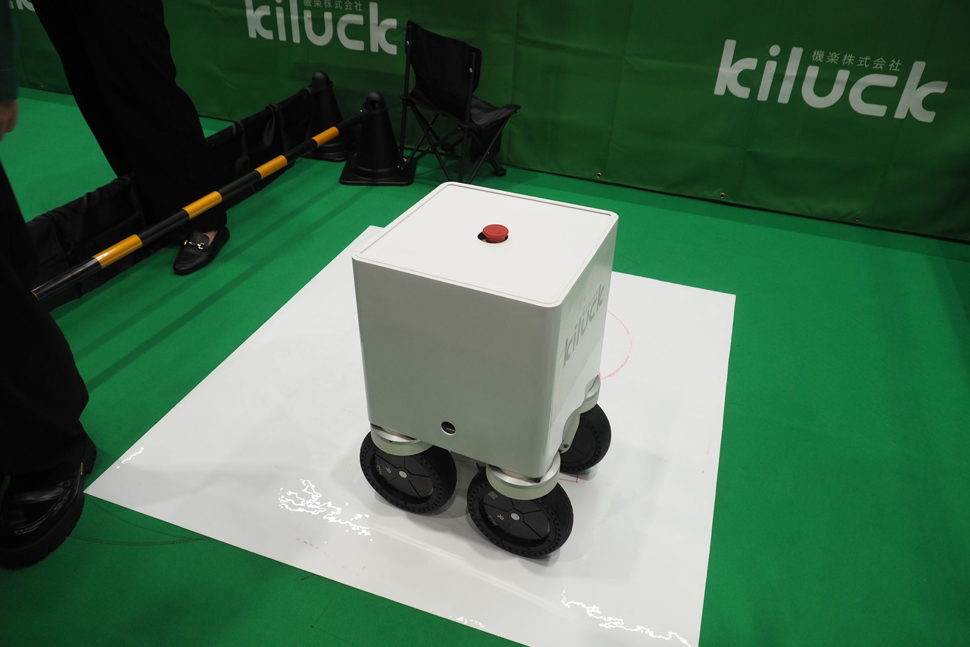 機楽が開発中のAI搬送ロボット