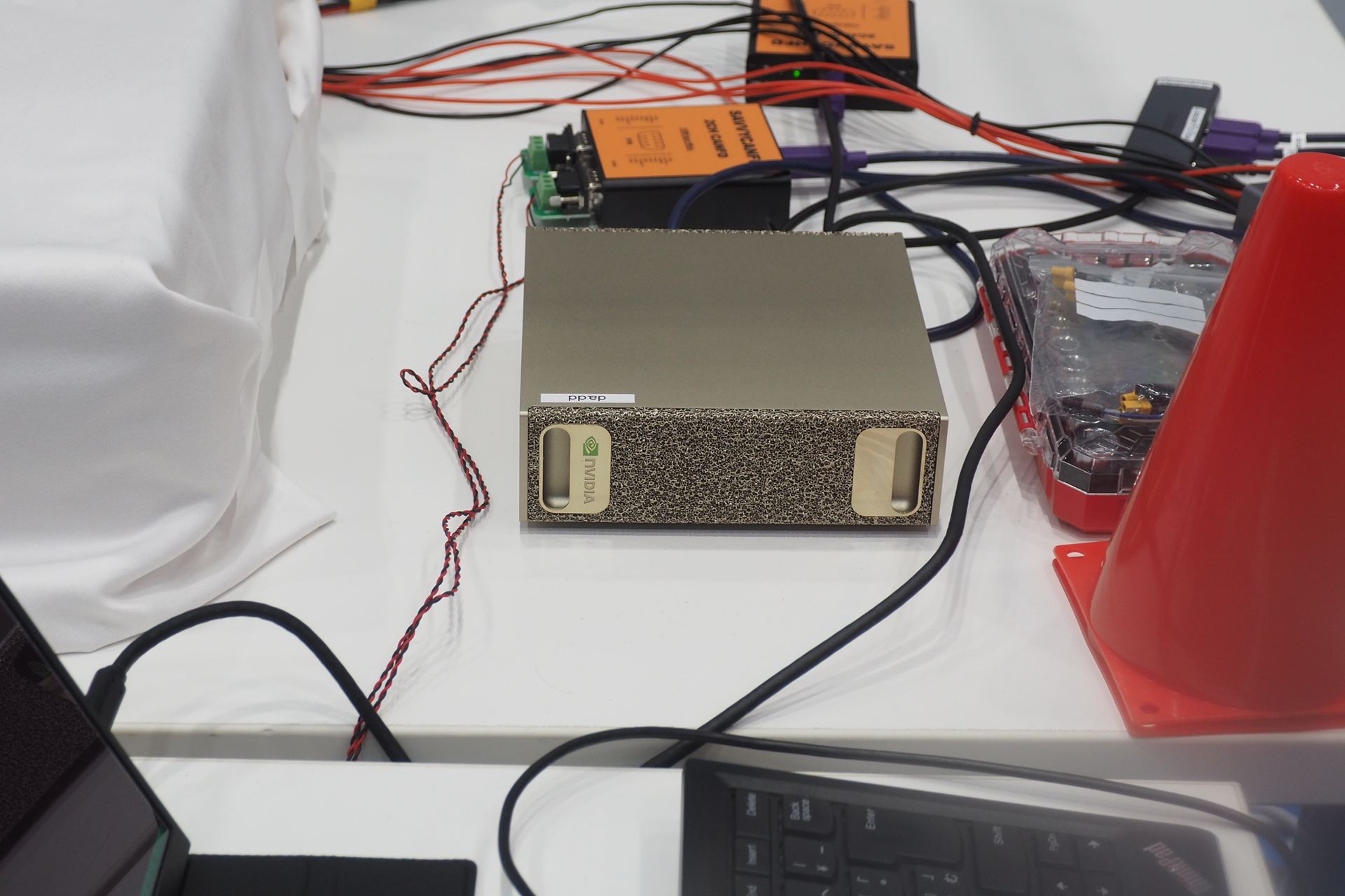 DGX Sparkを利用してローカルで学習を行なっている