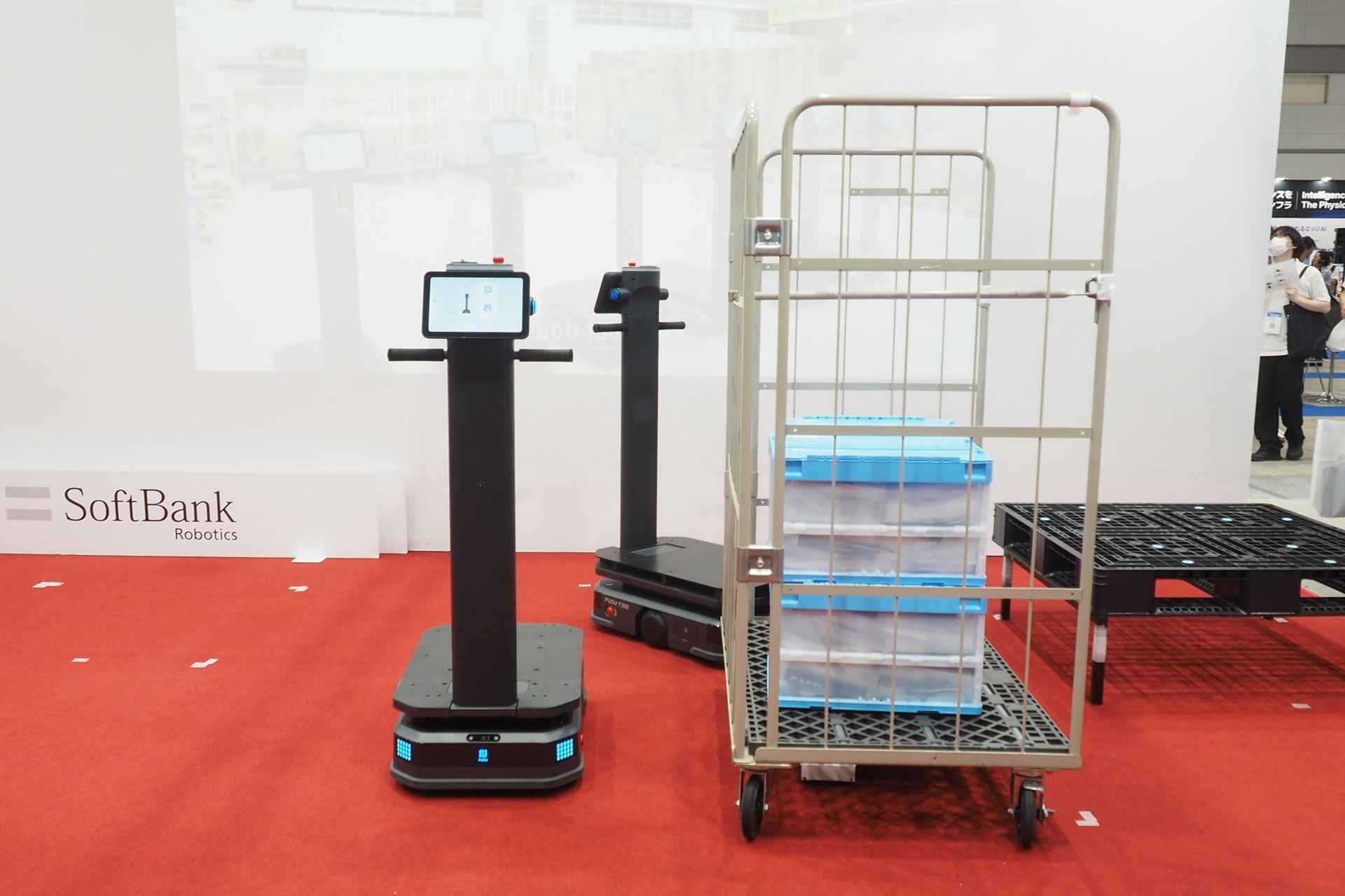 ソフトバンクロボティクスがデモしていた自動搬送ロボット