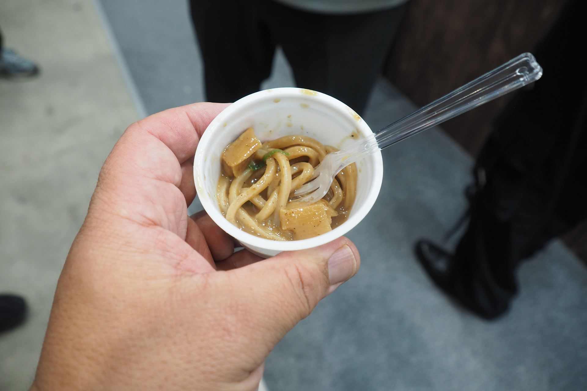 独自のスチーム技術によりわずか90秒でゆでたての食感を再現する