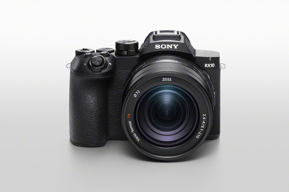 レンズ一体型カメラ「RX10 V」