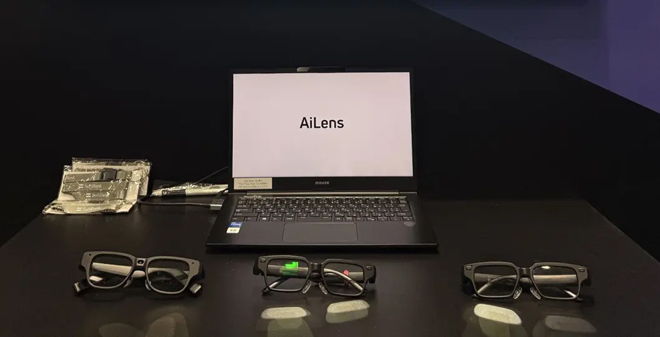 会場に展示されたAiLENS V1の実機