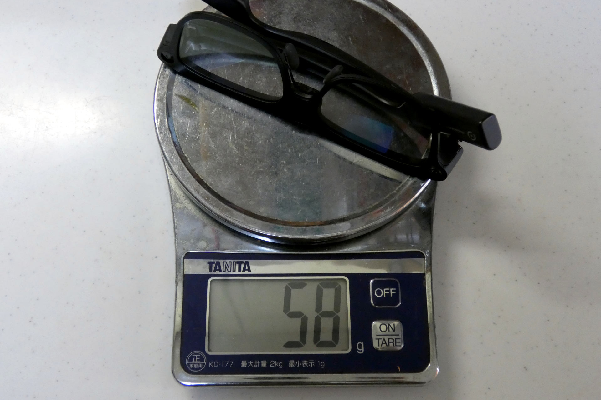 インサートレンズなしのINMO GO 3の重さは58g。Rokid AI Glassesはインサートレンズ付きで60g、インサートレンズなしで52g、Even G2はインサートレンズ付きで44gだった