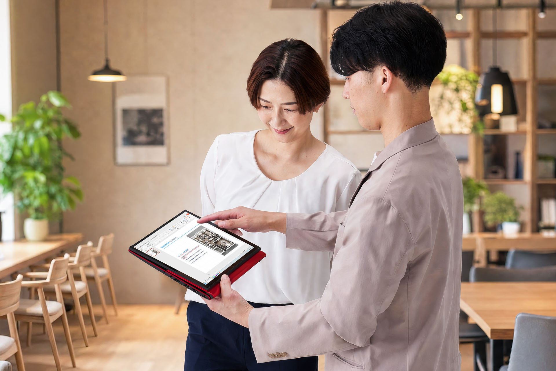 ノートPCモード、タブレットモード、ビューモードと自在にスタイルを切り替えることが可能