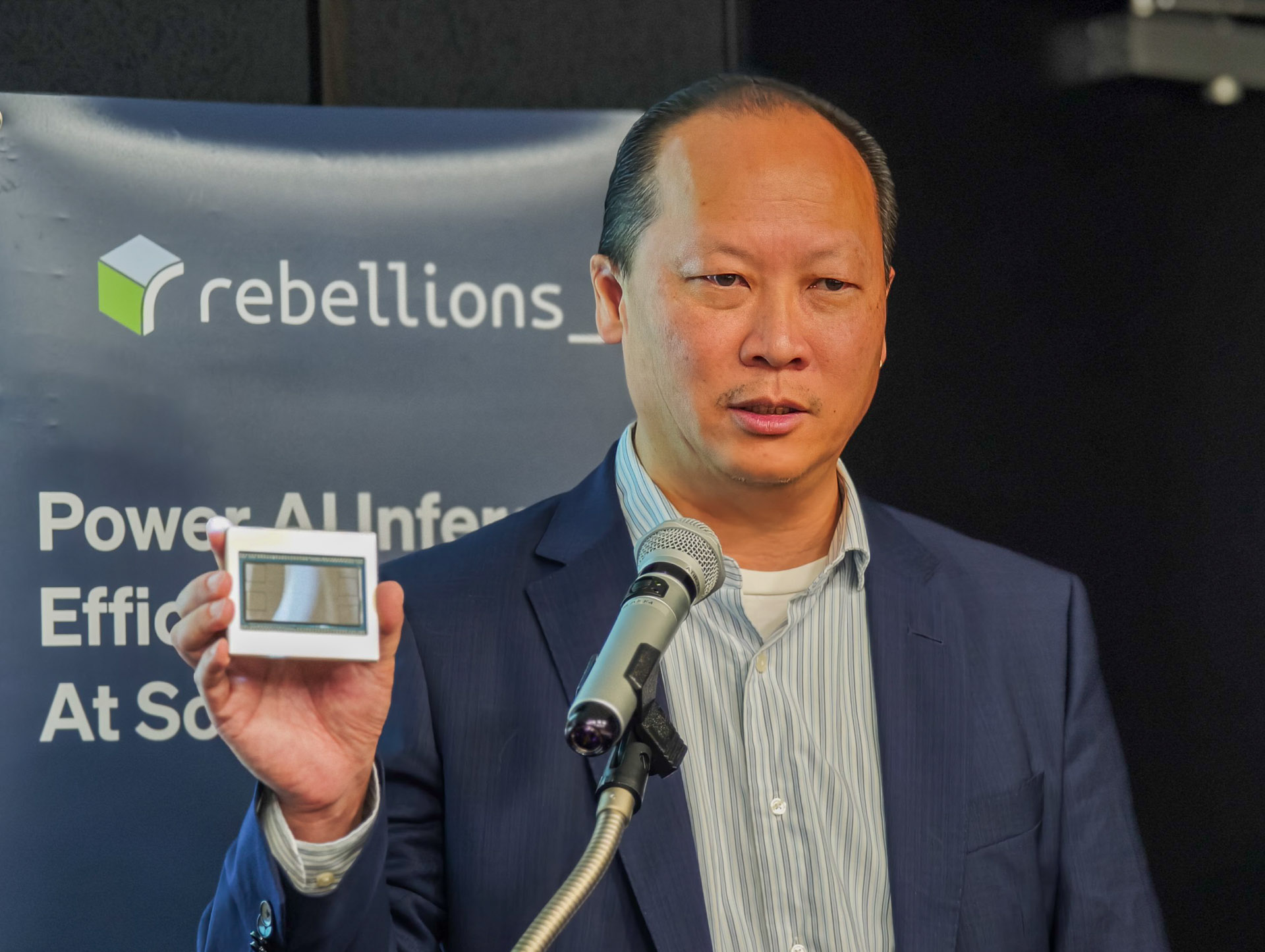 RebellionsのNPU「Rebel100」を紹介するRebellions CBO（最高事業責任者）マーシャル・チョイ氏