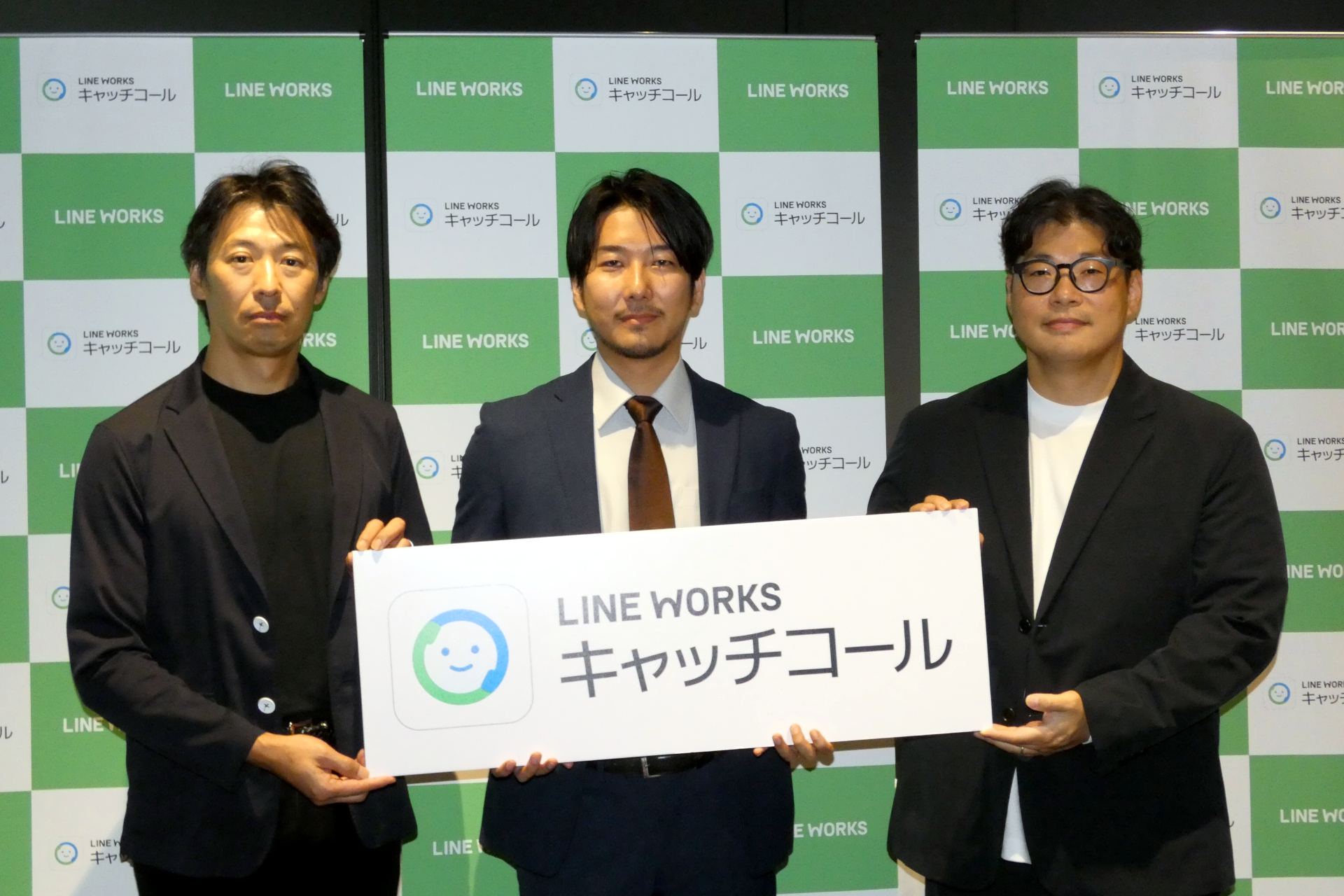 （左から）執行役員CPO プロダクト統括本部 本部長の大竹哲史氏、事業企画本部 AI Planning プロダクトマネージャーの小澤隼貴氏、事業企画本部 WORKSプランニングチーム サービスプランニングマネージャーの村田薫氏