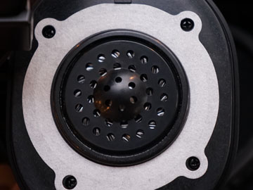 マッハ36”ヘッドフォンを聴いてみた。マクセル10年ぶりの新作