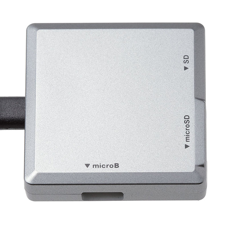 USB端子を備える