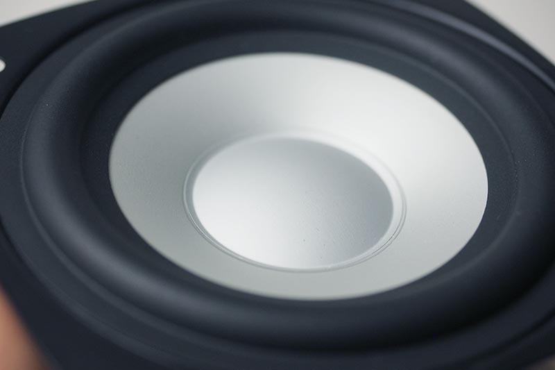 付録初のメタル振動板を採用