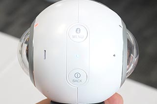 Galaxy Gear 360 360度カメラ Amazon.com: Samsung Gear 360 Real 360° High Resolution VR Camera