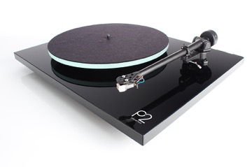Rega、使いやすくなったアナログプレーヤー「Planar 2」。4万円の入門