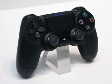 プレステ4プロ PS4 Pro国内初公開。CG映画が観られる新PS4 FFXVセットやVita新色も