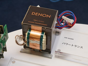 フラッグシップ超えの11chでも従来サイズ。デノンAVアンプ「X6300H