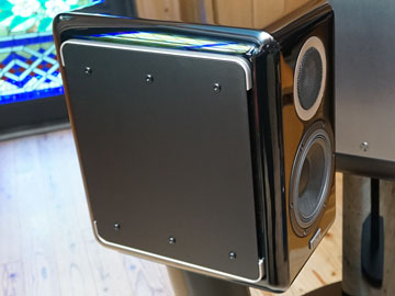TAD、音楽ファンに向けた1本50万円のブックシェルフ「Micro Evolution