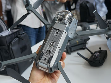 DJI史上最も小型のドローン「Mavic Pro」日本公開。10月15日発送