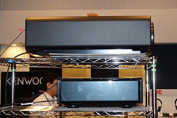 JVC、ネイティブ4K+レーザー光源の4K D-ILAプロジェクタ「DLA-Z1