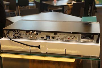 番組本編だけを「らく見」できる“時短”がテーマの東芝新BDレコーダ