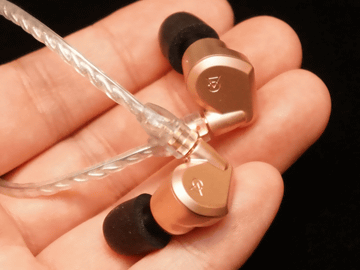 Campfire、初のハイブリッド型/流体金属筐体イヤフォン「DORADO