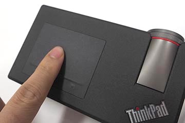 Android搭載の「ThinkPad Stack」プロジェクタ。タッチパッドとスマホ